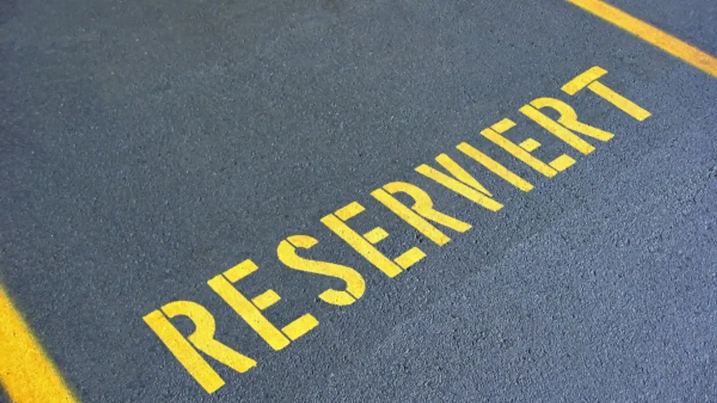 Underground parking space for rent - Schöneggstrasse 104, 8953 Dietikon