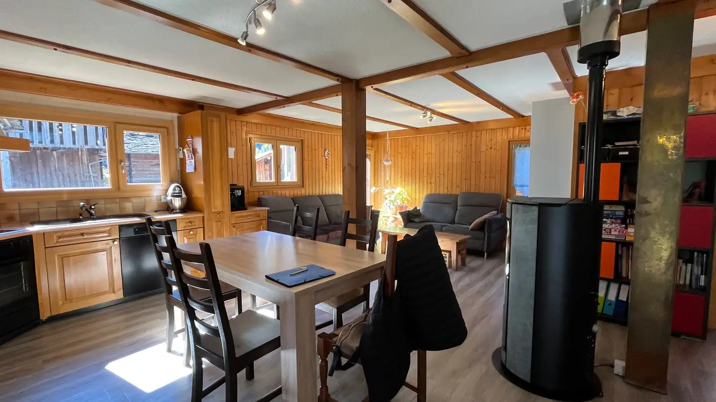 Single house for sale - 1948 Lourtier - Photo 3