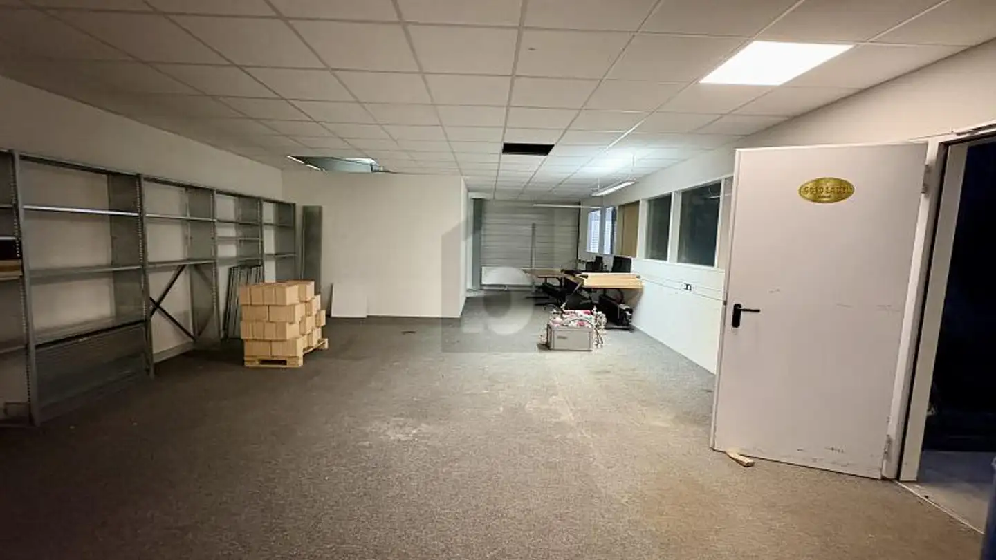 Mixed-use building for rent - 8630 Rüti ZH