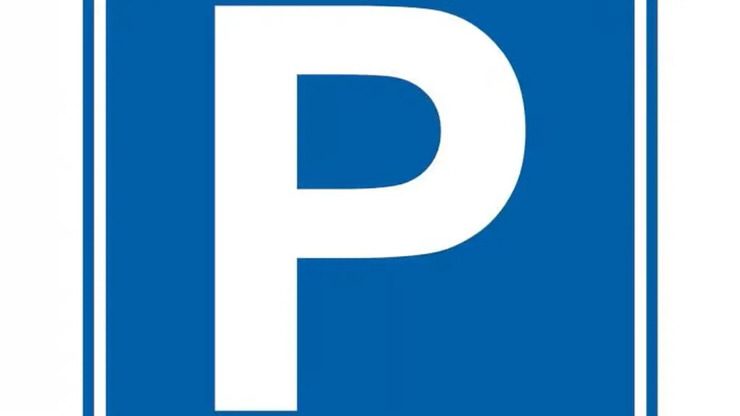 Place de parking extérieure à louer - Parkstrasse 15, 5313 Klingnau