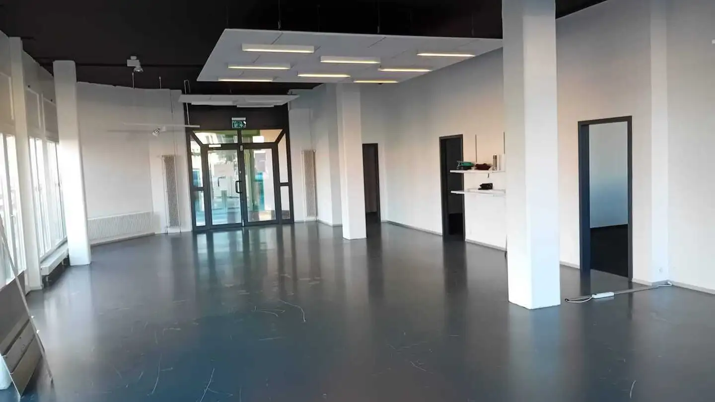 Commercial for rent - 1030 Bussigny