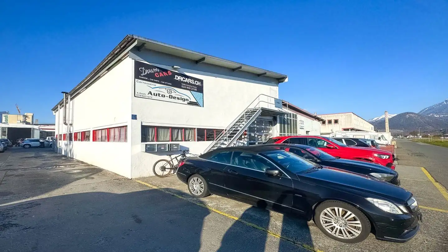 Mixed-use building for sale - 1868 Collombey