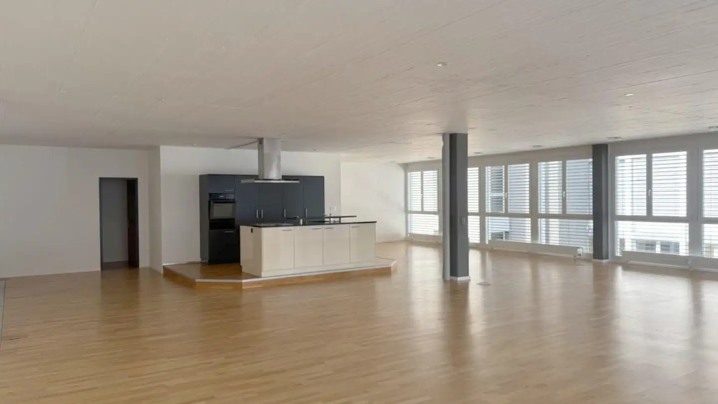 Commercial à louer - Chaltenbodenstrasse 6f, 8834 Schindellegi - Photo 2