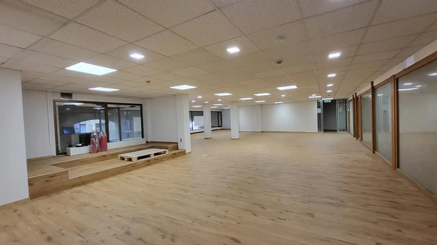 Mixed-use building for rent - Rue Des Moulins 51, 2000 Neuchâtel - Photo 2