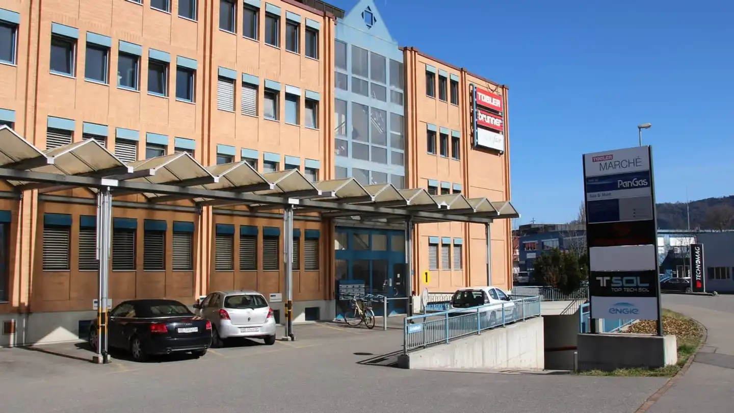 Grand magasin à louer - Bierigut-Strasse 1, 3608 Thun
