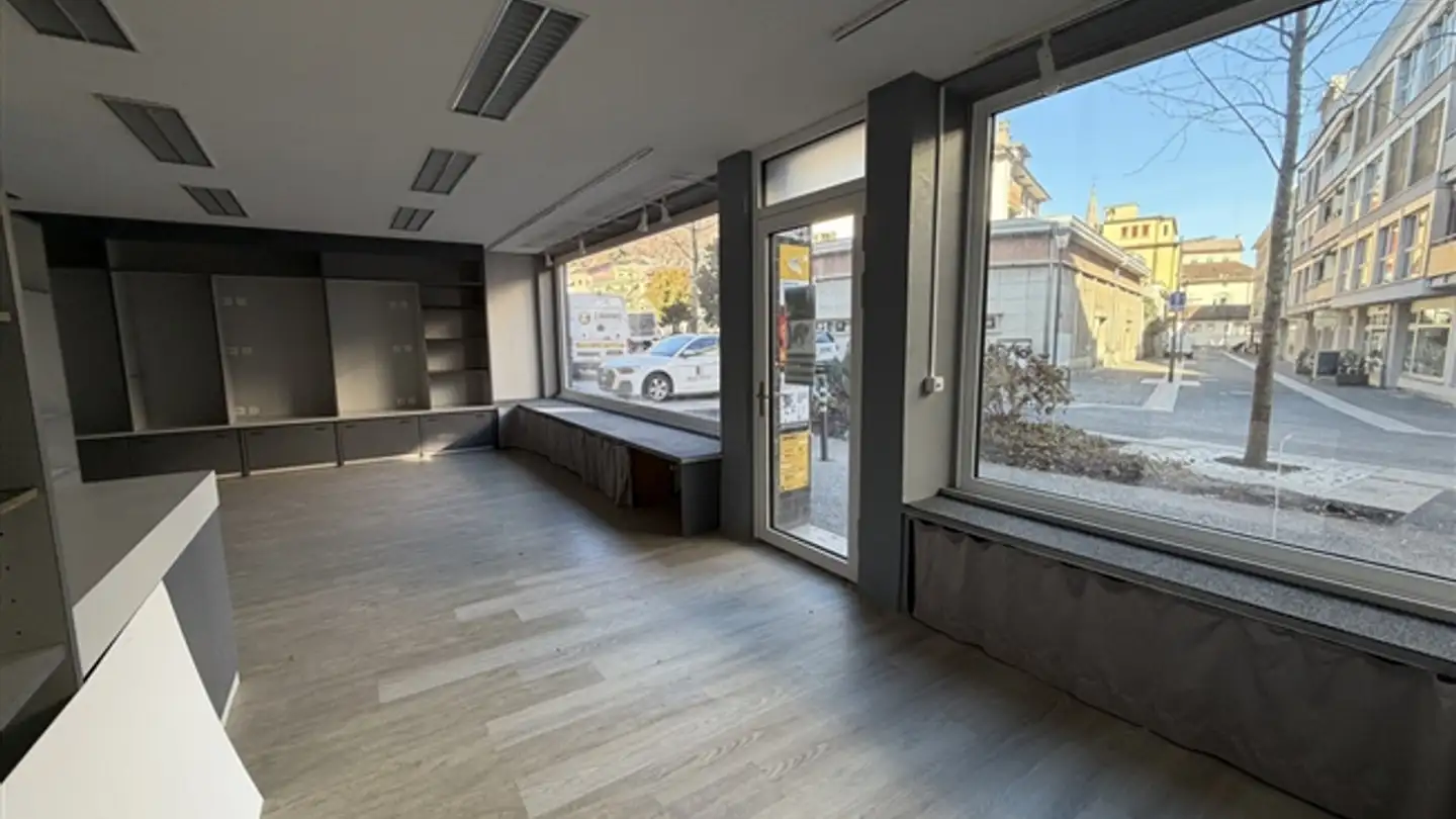 Shop for rent - Avenue Des Alpes 6, 1870 Monthey