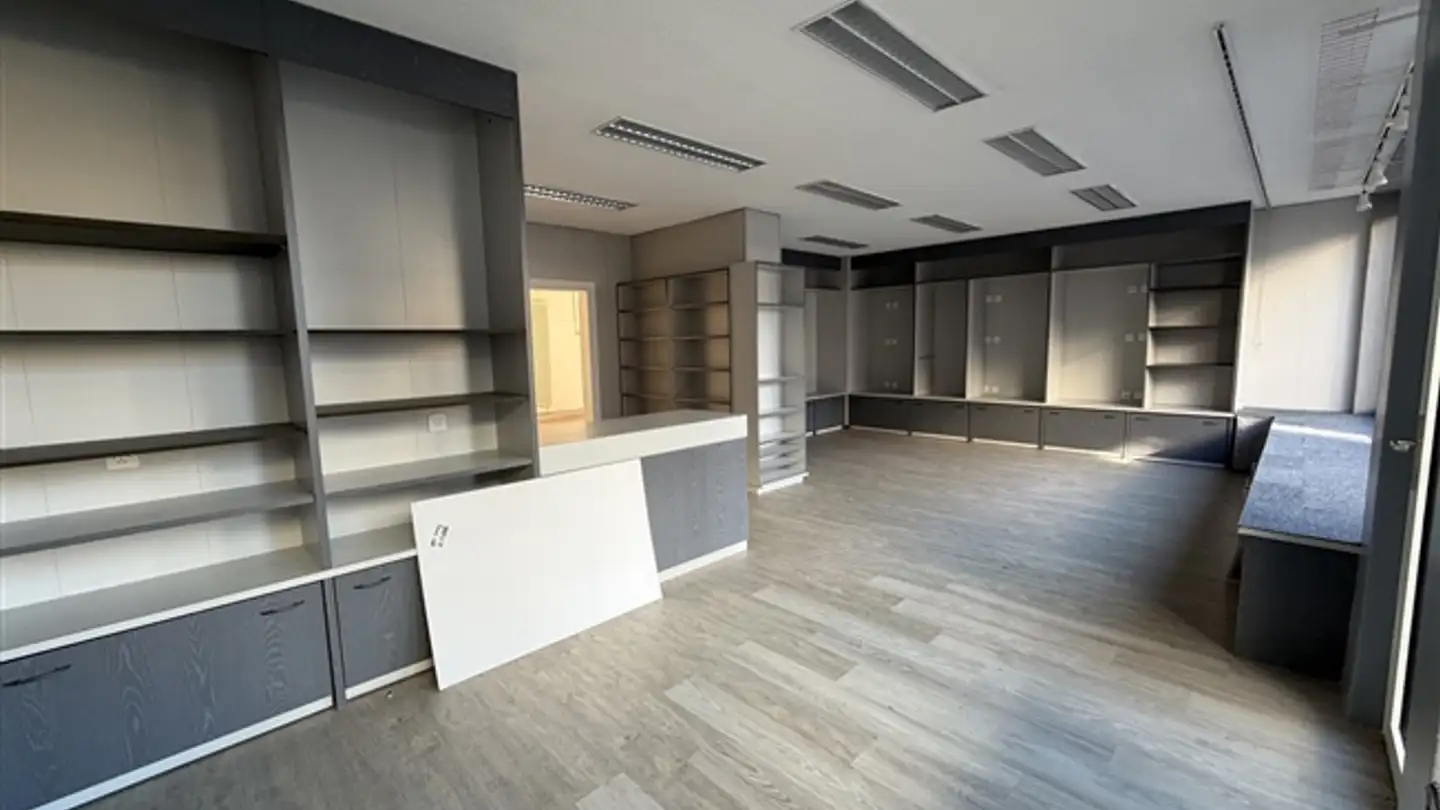 Shop for rent - Avenue Des Alpes 6, 1870 Monthey - Photo 3