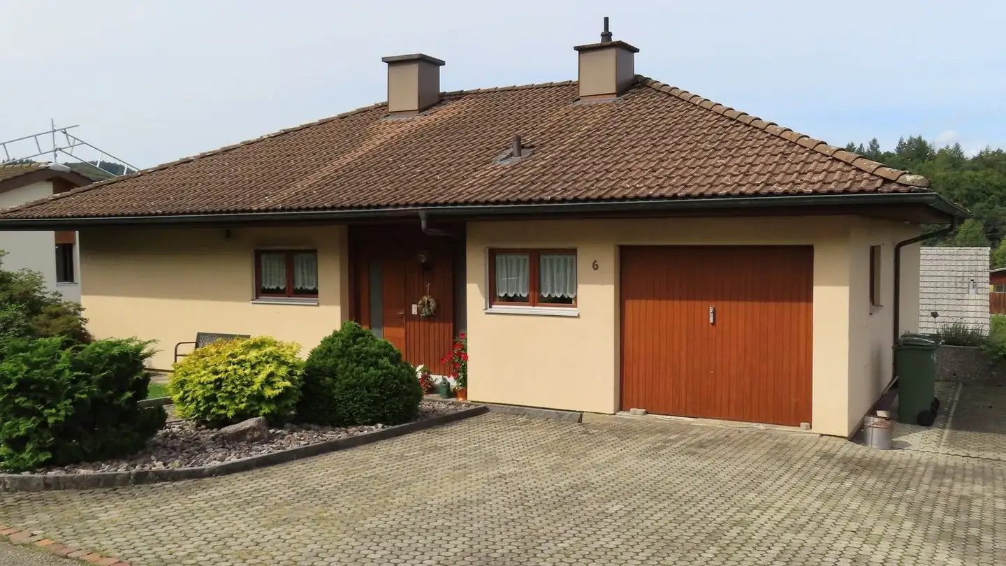 Single house for sale - Bergstrasse 6, 5043 Holziken