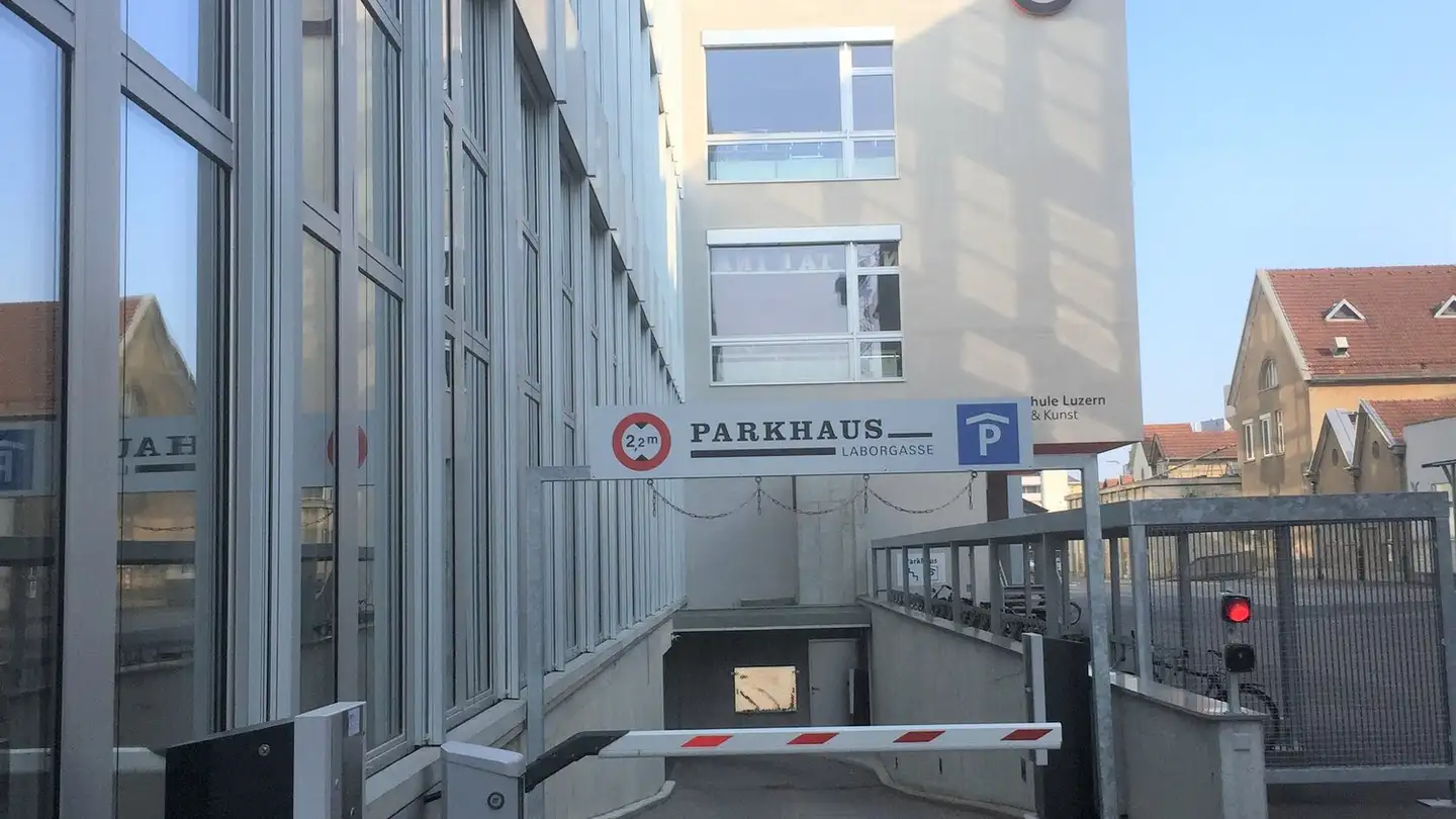 Place de parking souterraine à louer - Fadenstrasse, 6020 Emmenbrücke - Photo 3