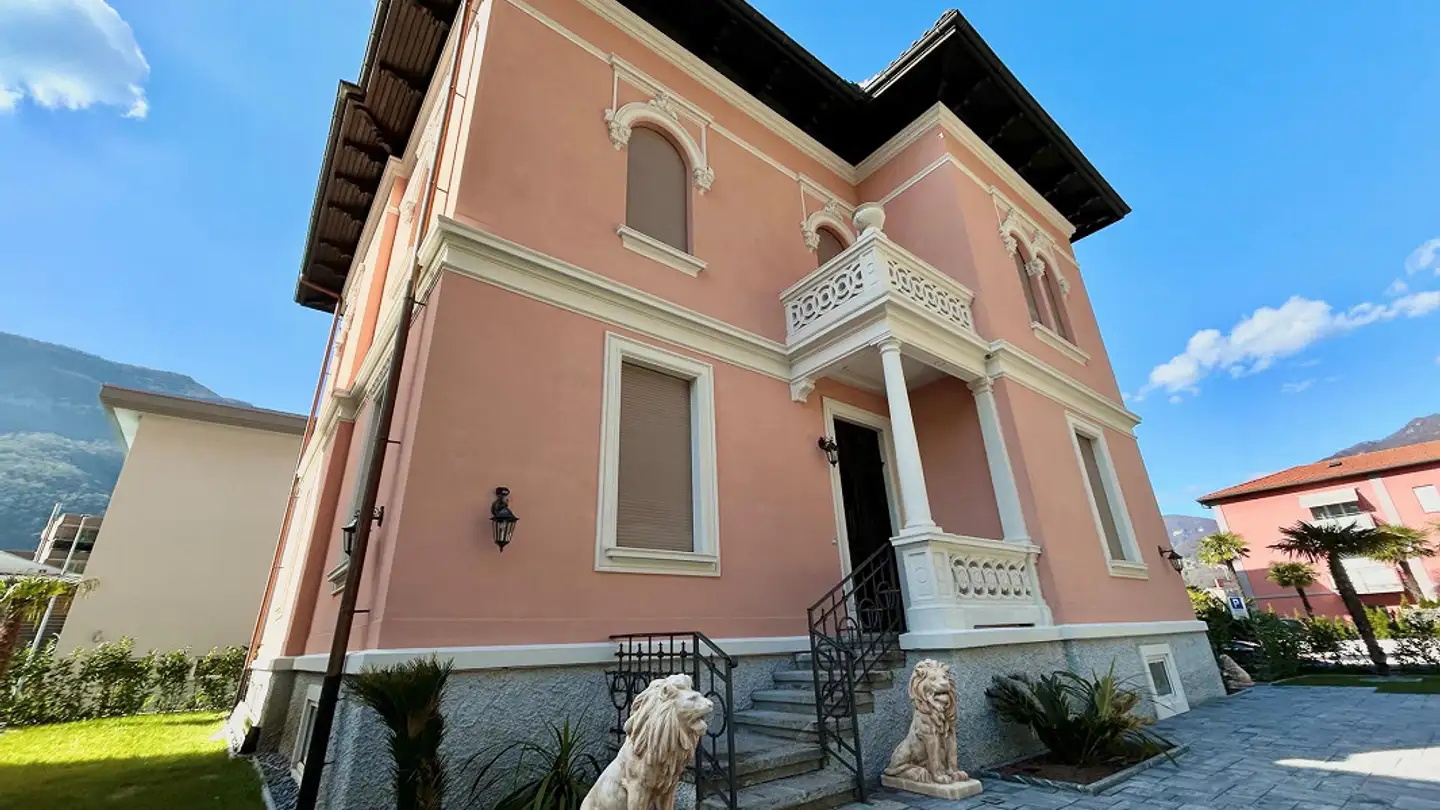 Place de parking extérieure à louer - 6825 Capolago