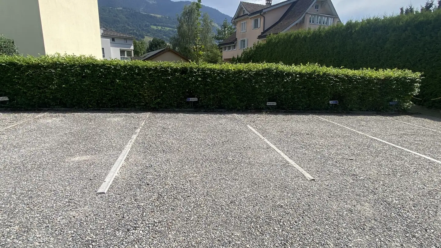 Place de parking extérieure à louer - Bodenstrasse 25, 6403 Küssnacht am Rigi - Photo 2
