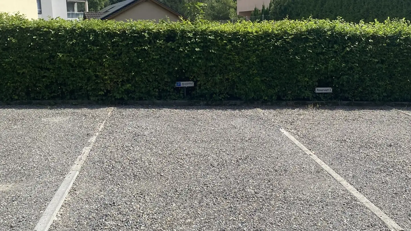 Place de parking extérieure à louer - Bodenstrasse 25, 6403 Küssnacht am Rigi - Photo 3