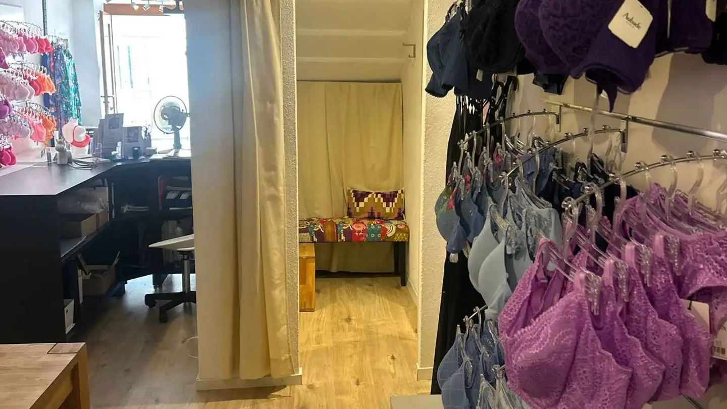 Commercial for rent - 1350 Orbe - Photo 2