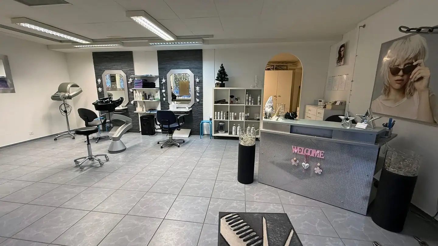 Friseursalon mieten - Friedenstrasse 2, 6373 Ennetbürgen
