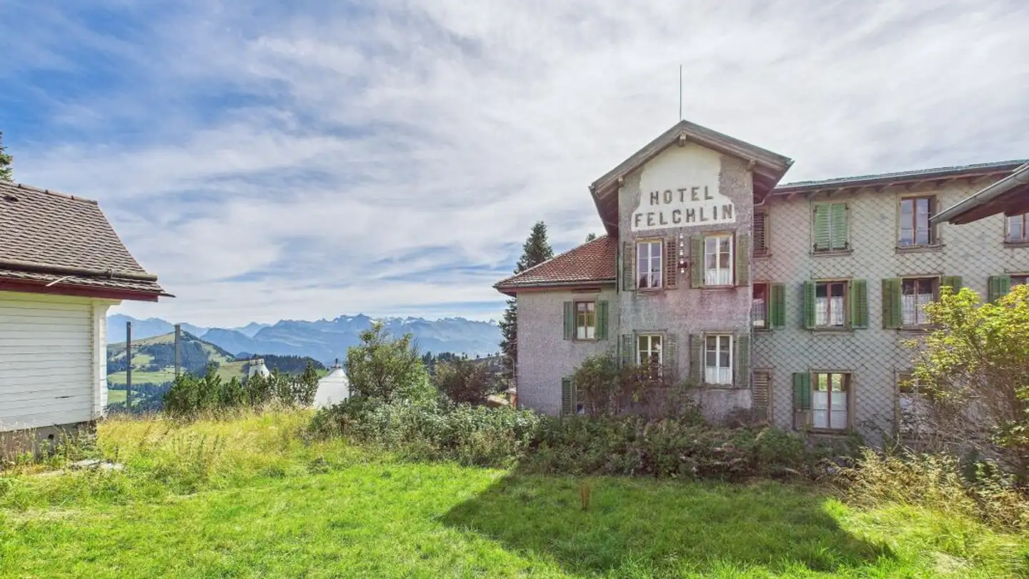 Mixed-use building for sale - Kulmweg 1, 6410 Rigi Staffel