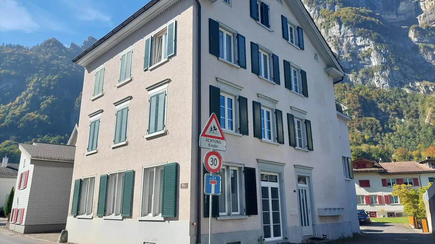 Mehrfamilienhaus kaufen - 8754 Netstal