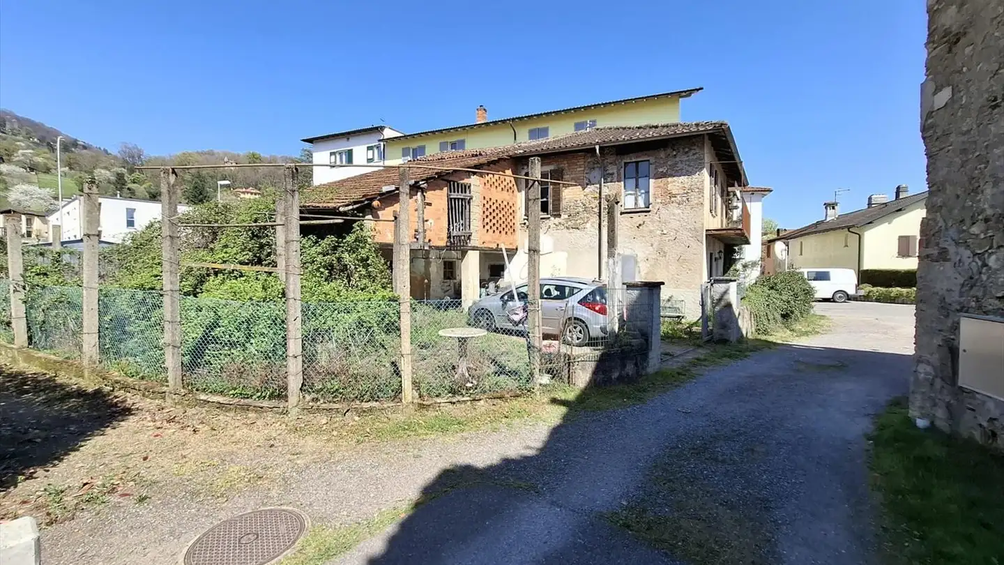 Constructible plot for sale - 6983 Magliaso