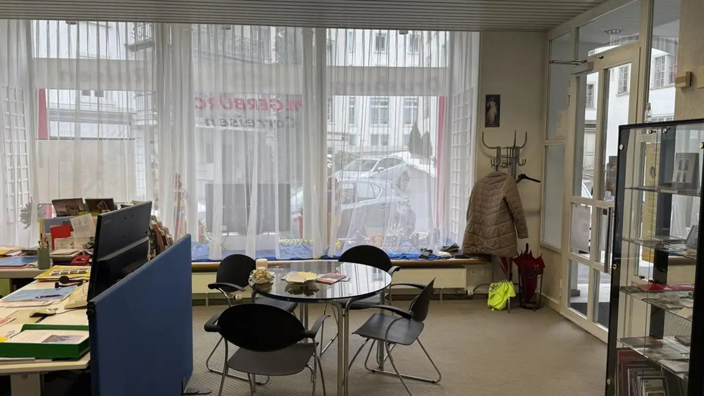 Bürofläche mieten - Benzigerstrasse 7, 8840 Einsiedeln - Foto 4