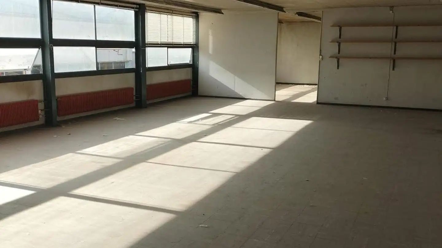 Industrial property for rent - Route de l'Industrie 18, 1860 Aigle