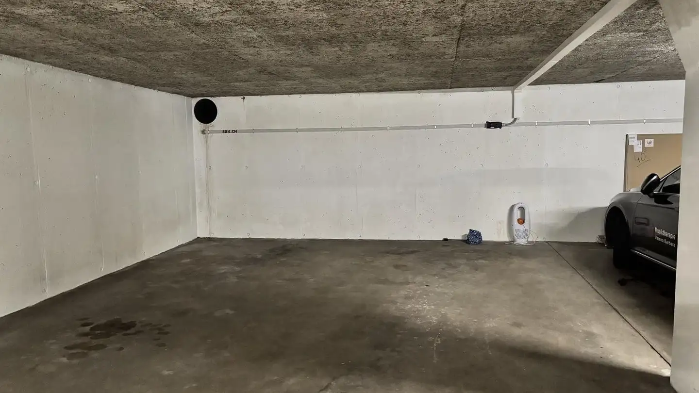 Single garage for rent - Wartgutstrasse 2, 8413 Neftenbach