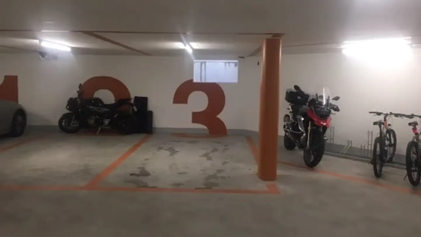 Underground parking space for rent - Friesstrasse 22, 8050 Zürich