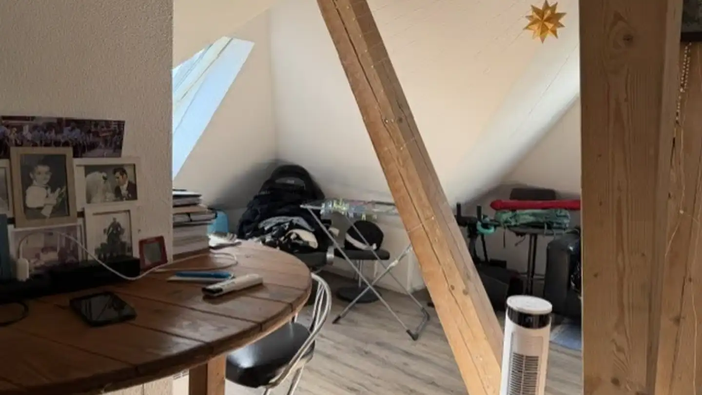 Dachgeschosswohnung mieten - Niesenstrasse 7, 3700 Spiez - Foto 2