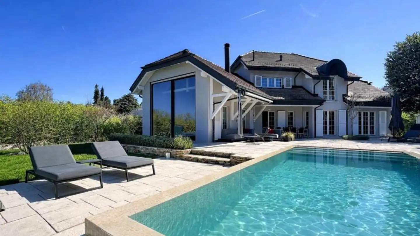 Villa for sale - 1303 Penthaz