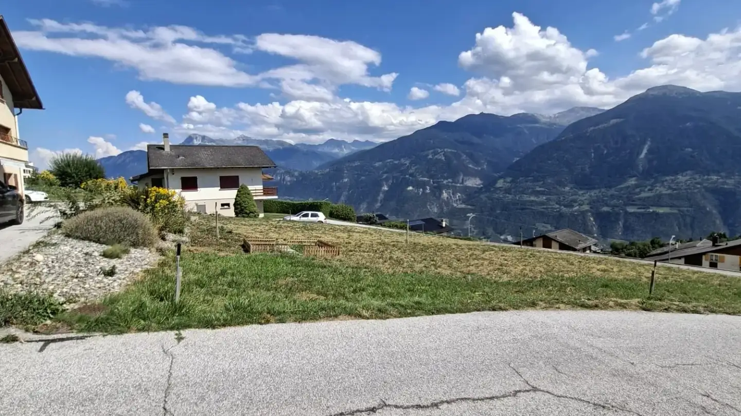 Terrain constructible à vendre - Chemin Du Sergnoret, 1978 Lens - Photo 2