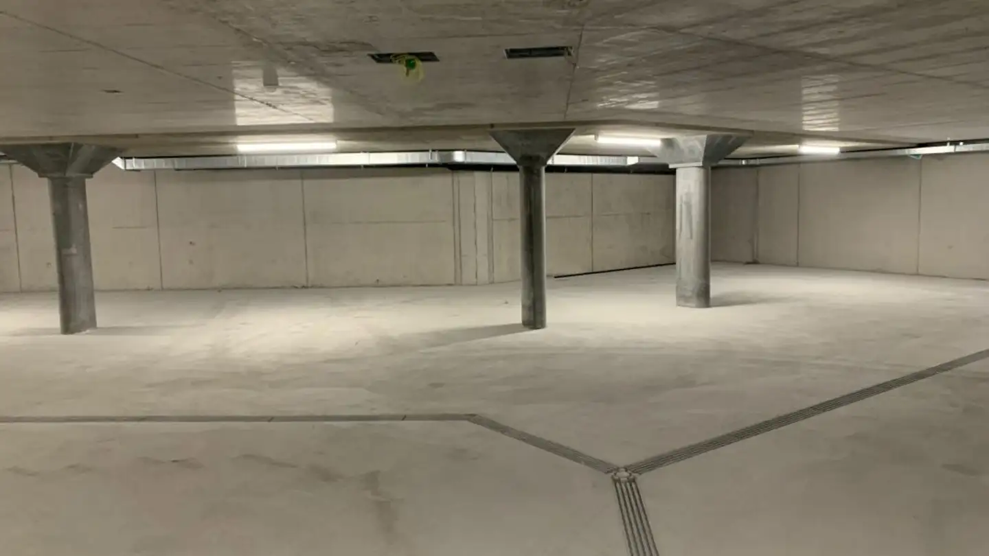 Place de parking extérieure à louer - Frauenfelderstrasse, 8570 Weinfelden - Photo 2