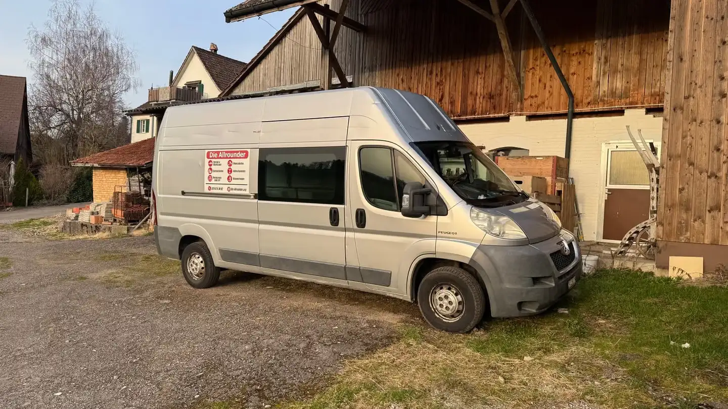 Place de parking extérieure à louer - Säge 3, 8824 Schönenberg ZH