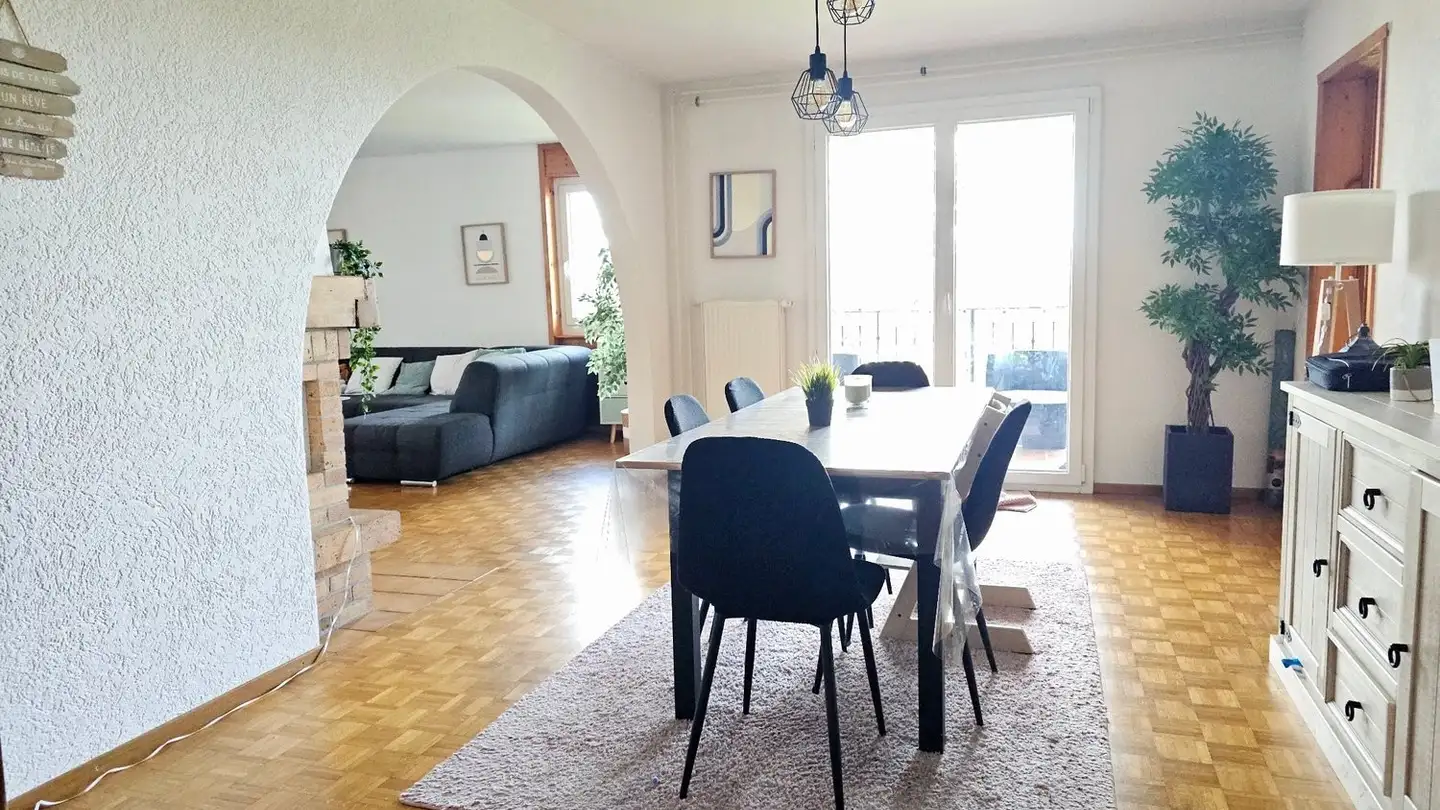 Appartement à louer - 1566 St-Aubin FR