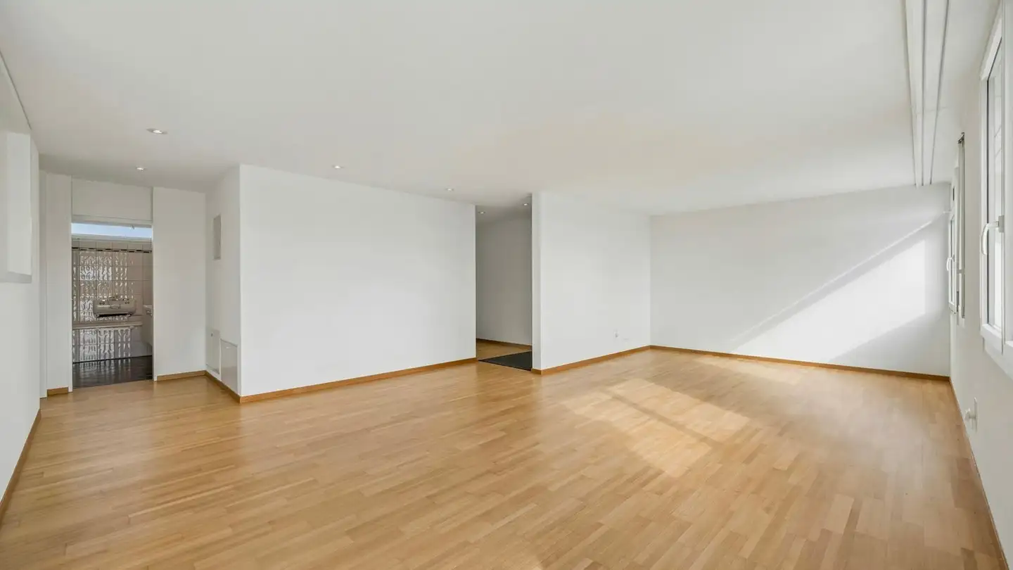 Apartment for sale - Bahnhofplatz 8c, 8340 Hinwil - Photo 2