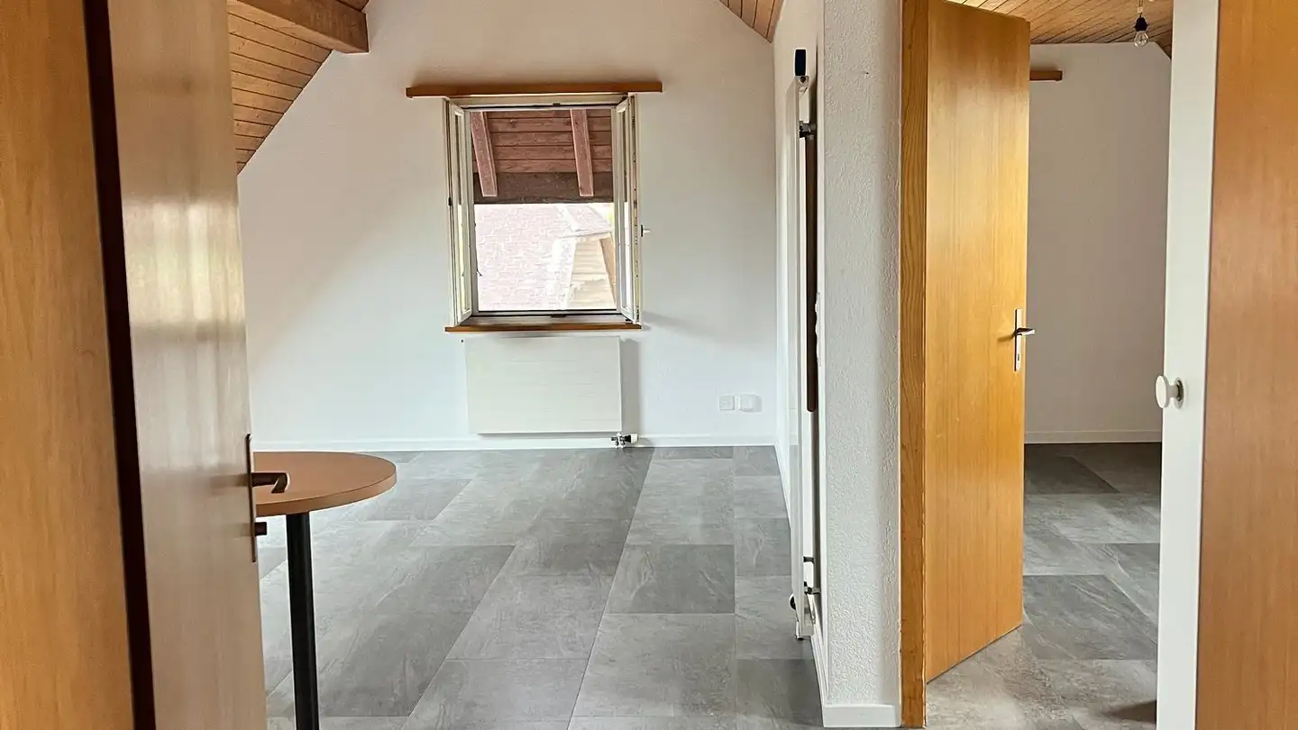 Dachgeschosswohnung mieten - Dorfstrasse 16, 3365 Seeberg