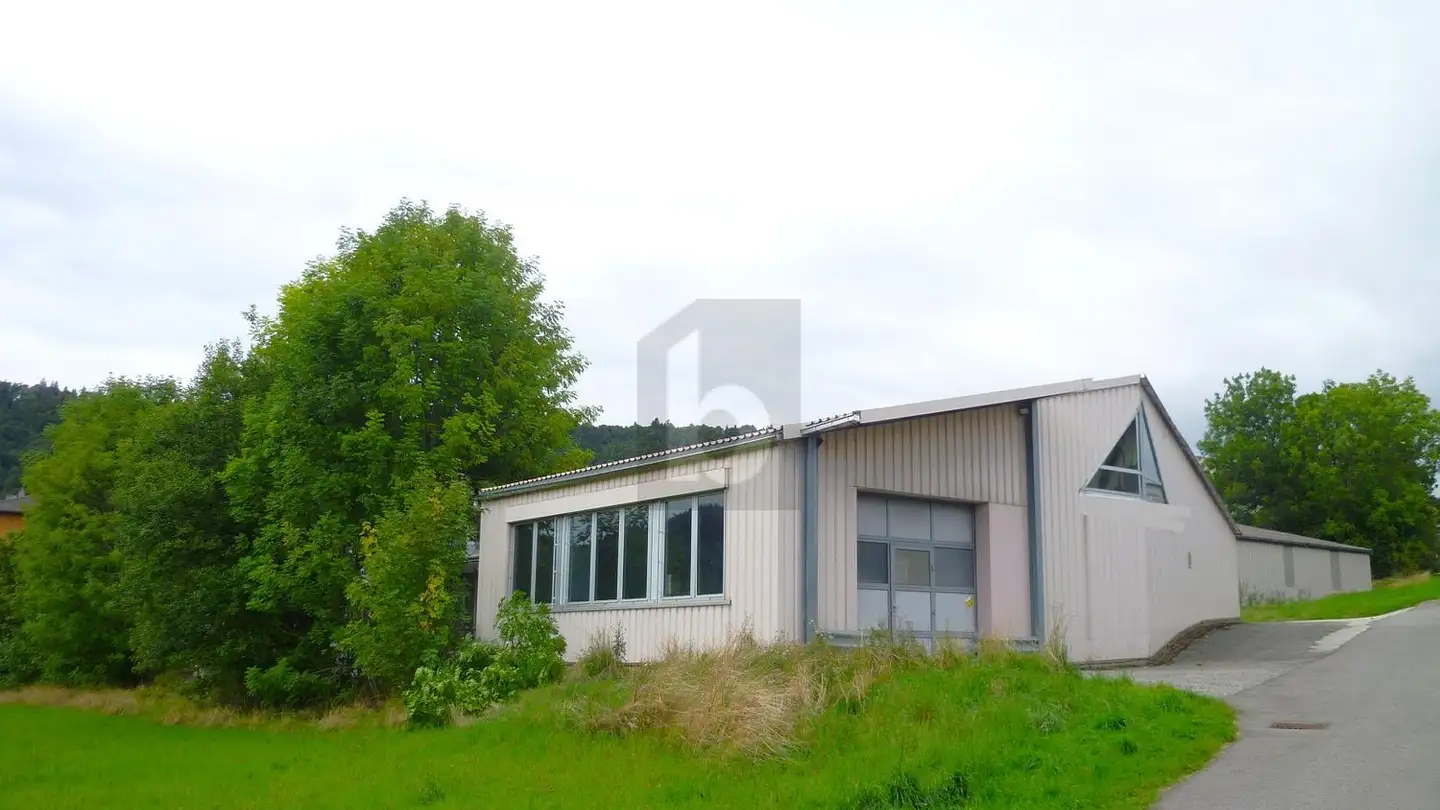 Industrial property for rent - 1450 Ste-Croix