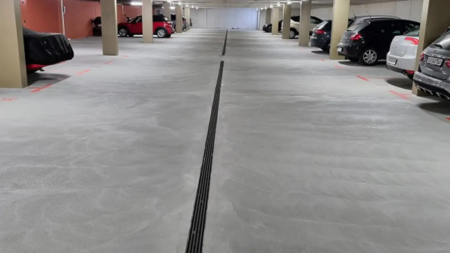 Place de parking souterraine à louer - Rosenweg 3, 5107 Schinznach Dorf