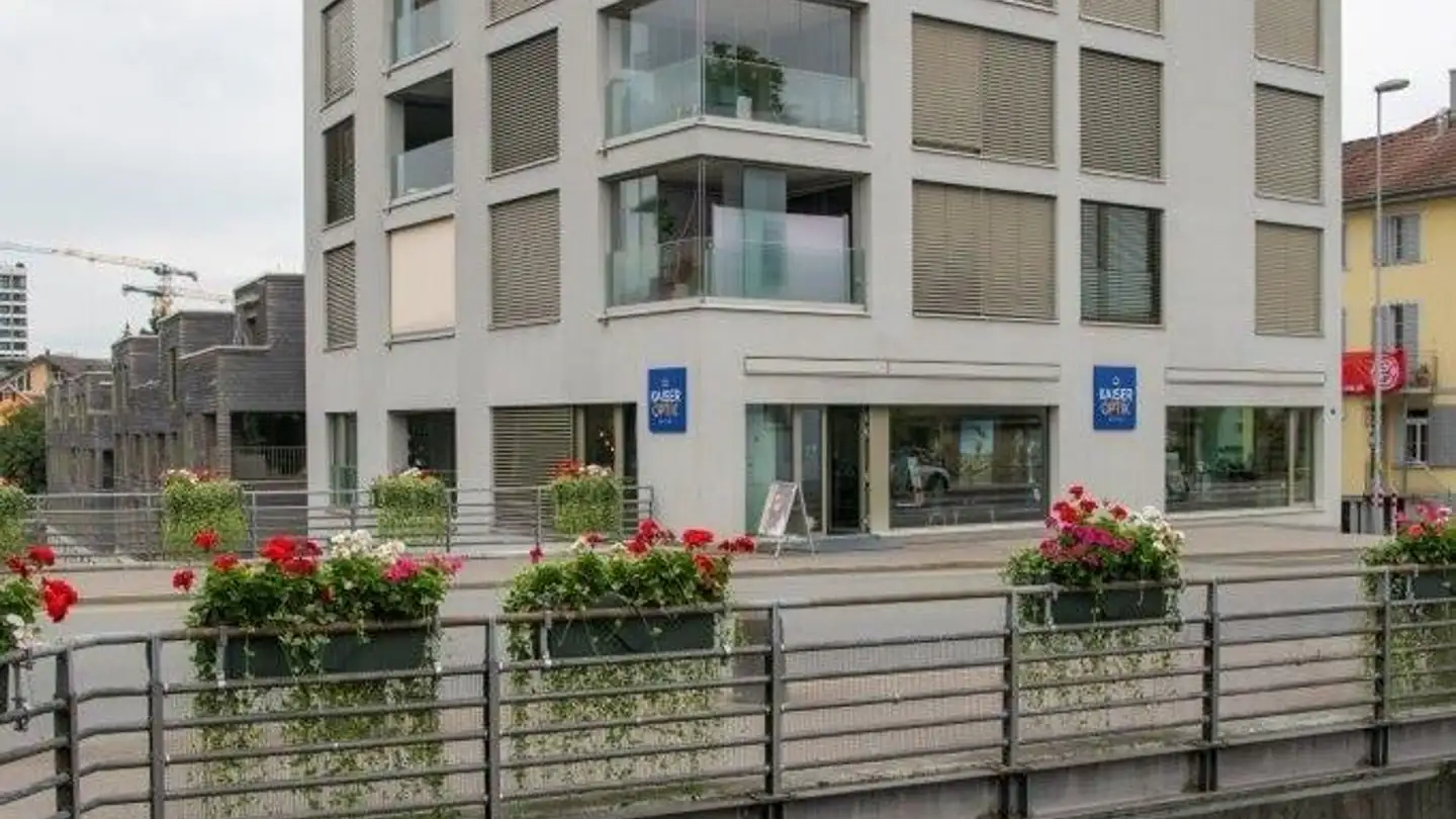 Negozio in affitto - Zugerstrasse 5, 6330 Cham