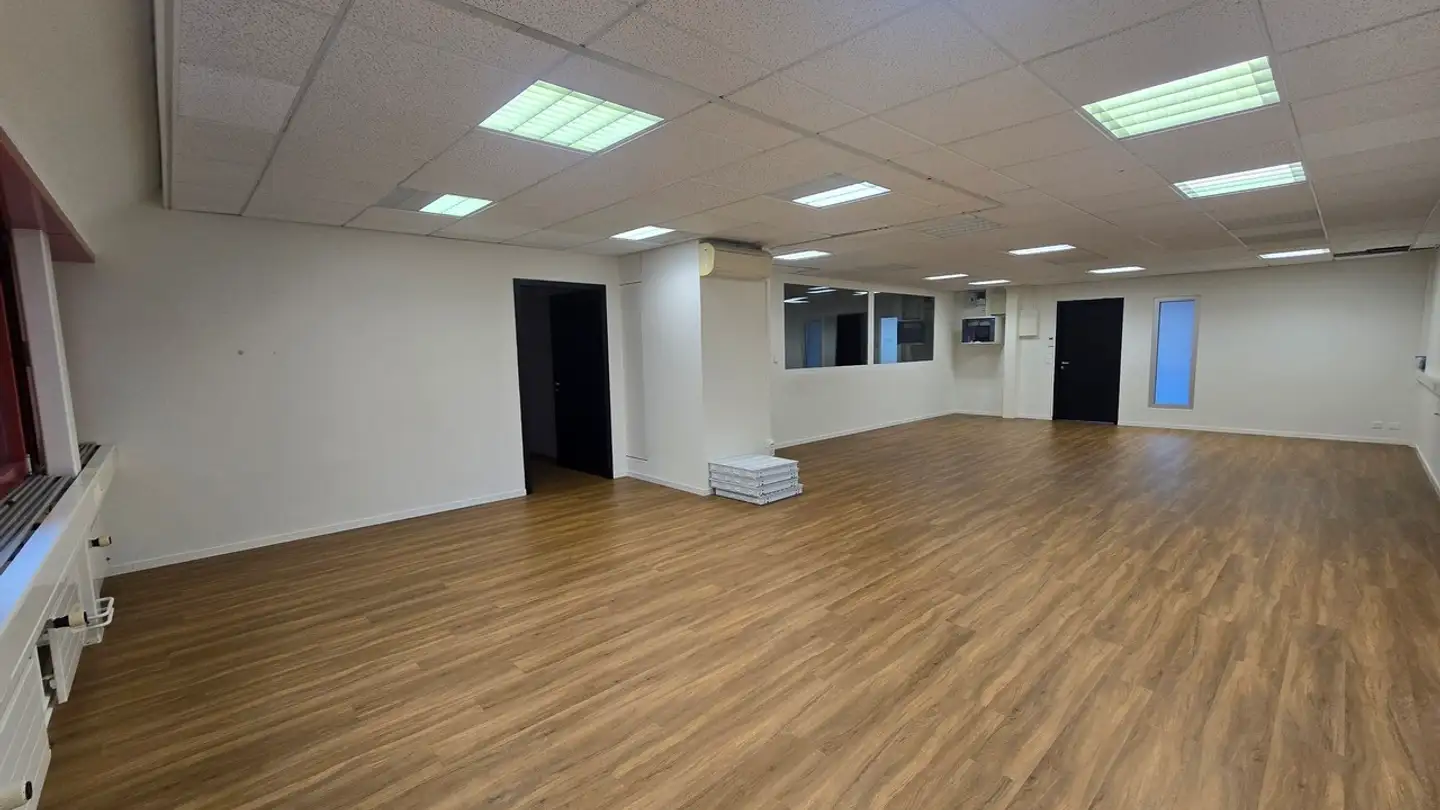 Bureau à louer - Rue Des Tuillières 1, 1196 Gland - Photo 2