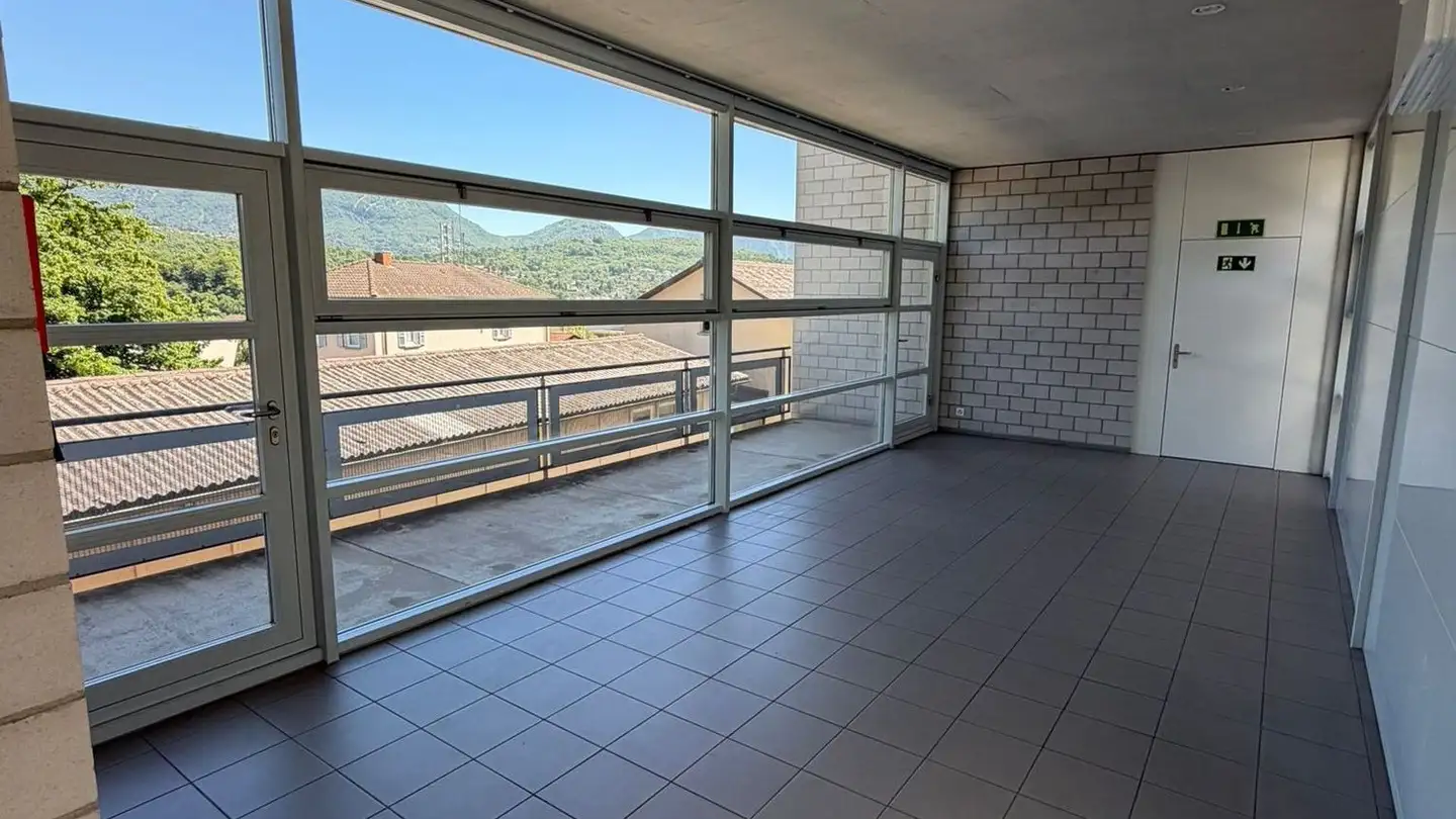 Bureau à louer - Via Cantonale 30a, 6929 Gravesano - Photo 2