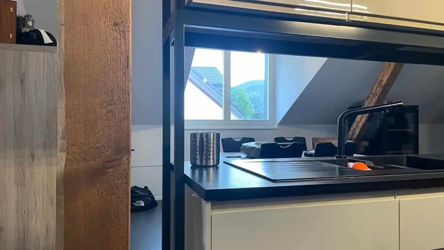 Attic flat for rent - Rue Du Midi 20, 2610 St-Imier - Photo 3