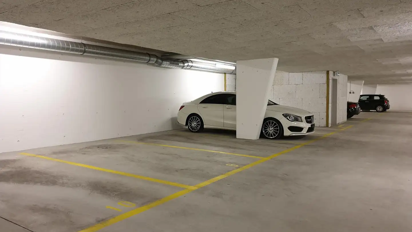 Place de parking souterraine à louer - Quentlistrasse, 8193 Eglisau