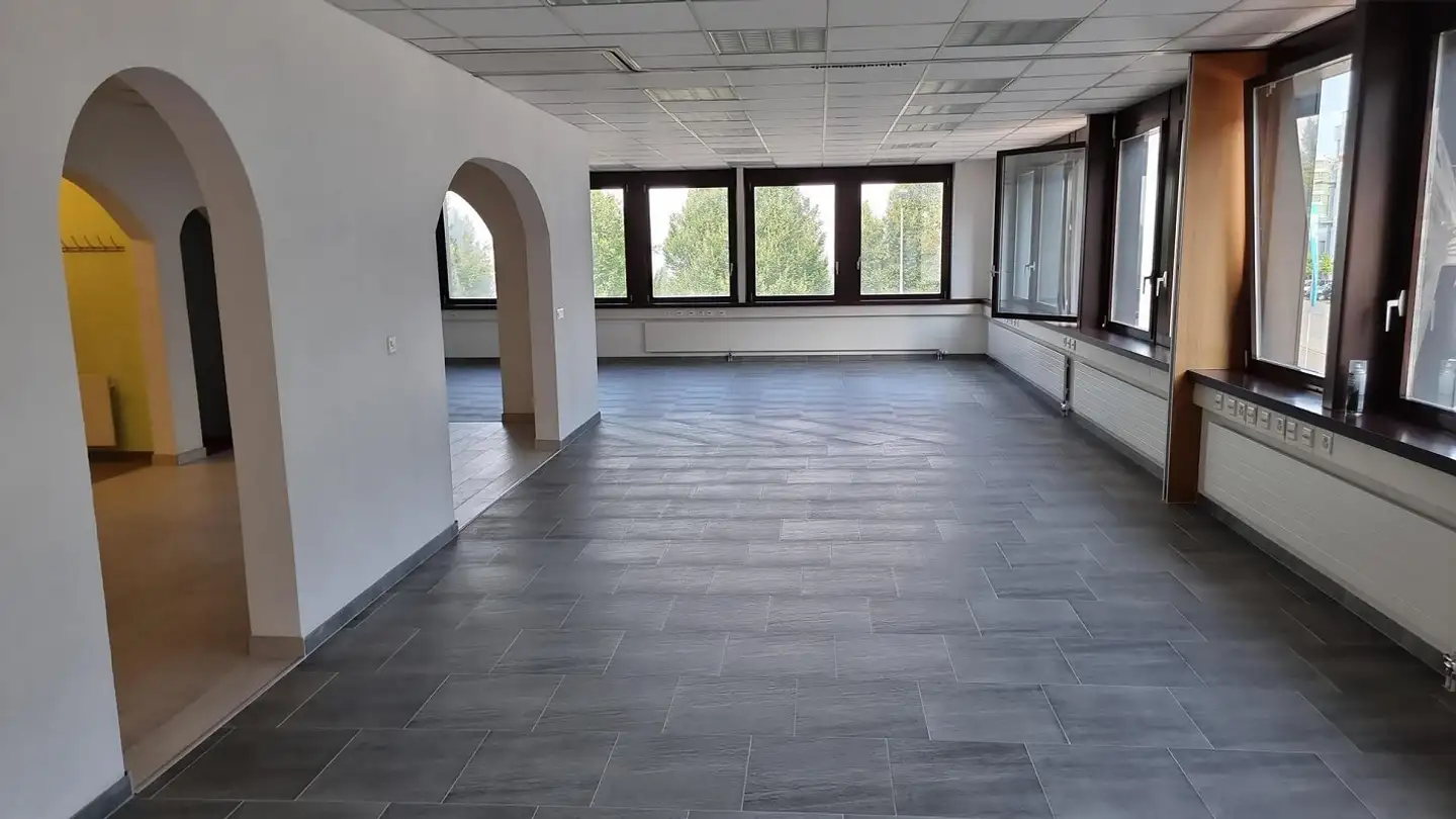 Commercial for rent - Neugutstrasse 81, 8600 Dübendorf