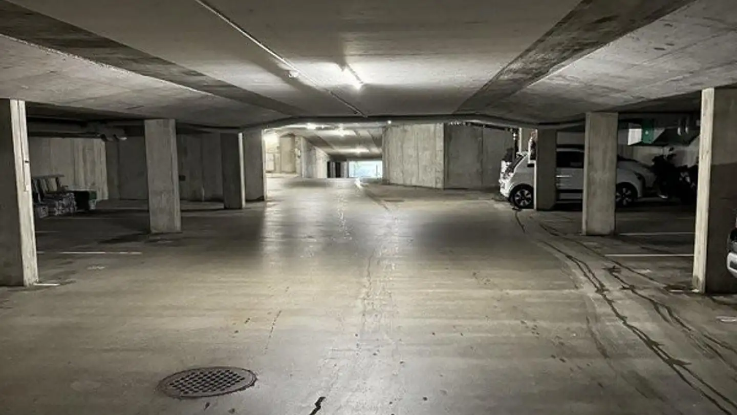 Parcheggio interno per moto in affitto - Schaufelweg, 3098 Schliern b. Köniz