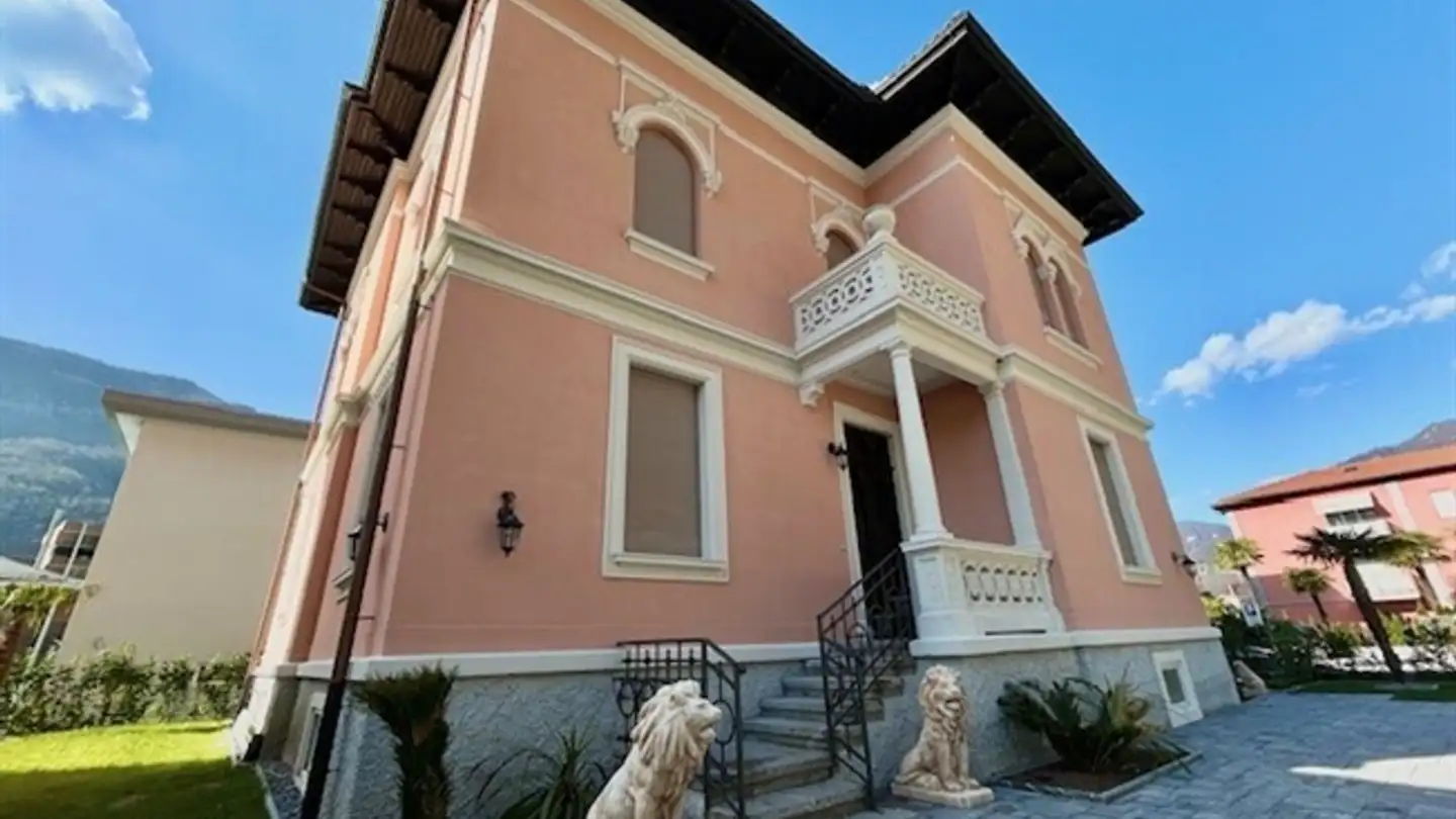 Apartment for rent - 6825 Capolago