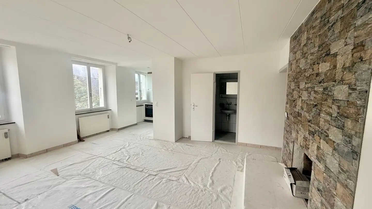 Wohnung mieten - Place Du 16 Mars 2, 2610 St-Imier - Foto 4