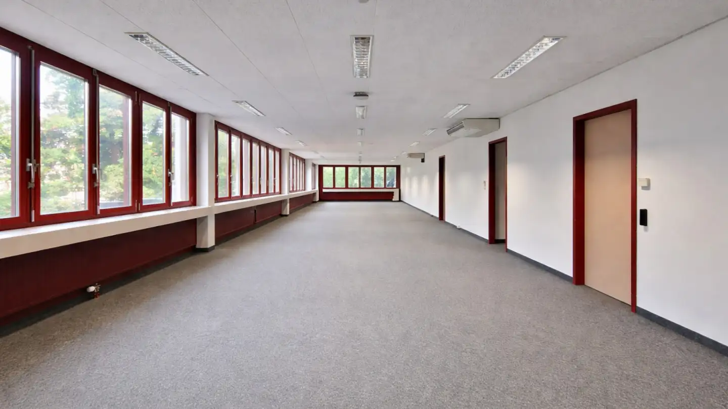 Office space for rent - Rue De Cossonay, 1020 Renens VD - Photo 2
