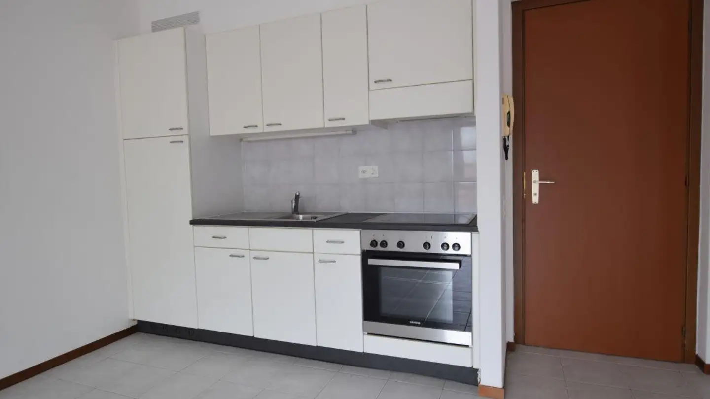 Apartment for rent - Viale C. Olgiati 3, 6512 Giubiasco - Photo 2