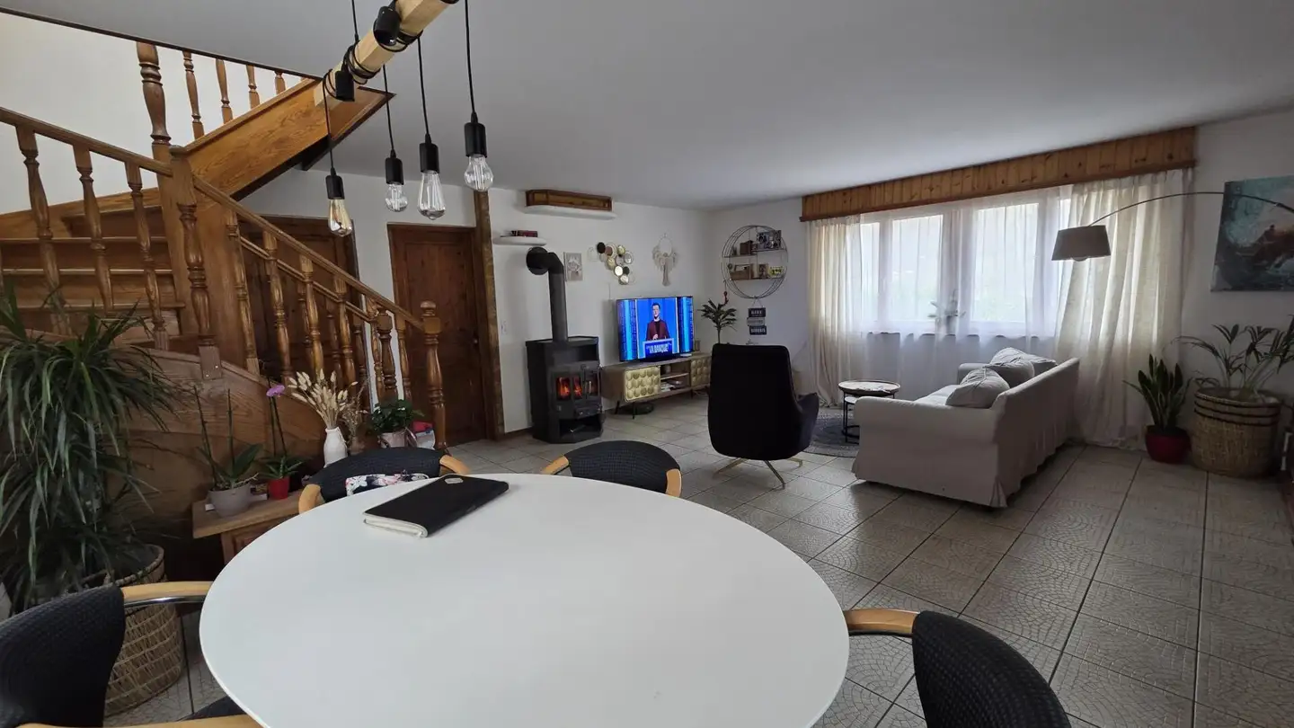 Attic flat for rent - Chemin de l'Eglise 6, 1907 Saxon - Photo 2