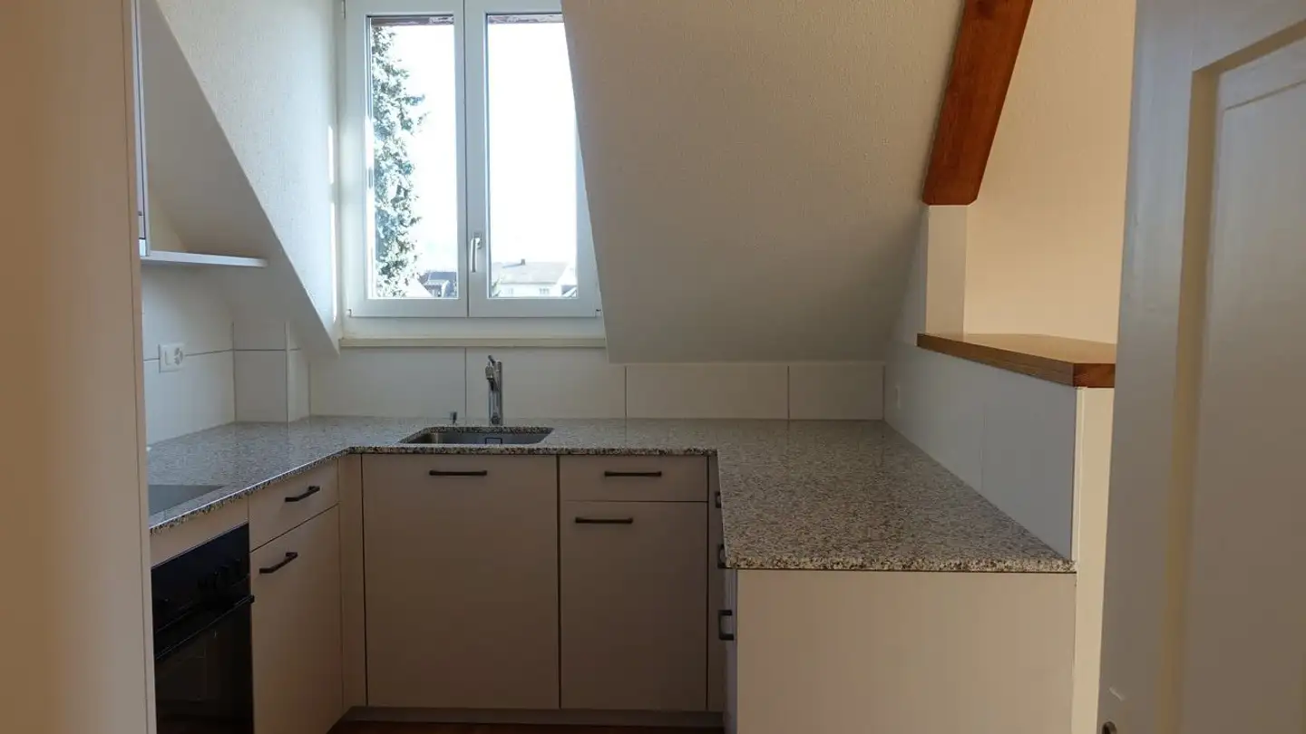 Dachgeschosswohnung mieten - Heimstrasse 7, 5430 Wettingen - Foto 4