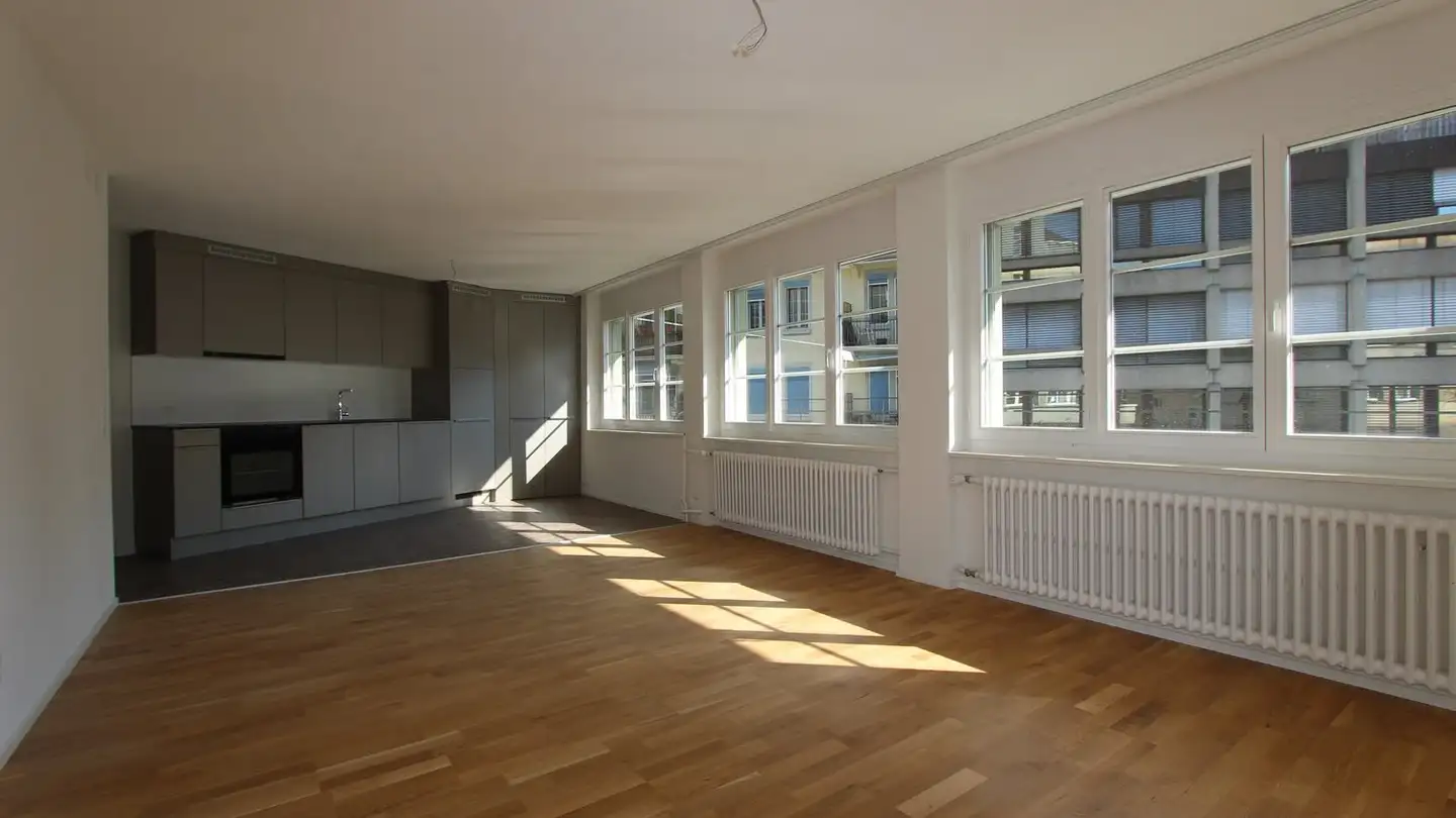 Wohnung mieten - Rue D'aarberg / Aarbergstrasse 121, 2502 Biel/Bienne - Foto 2