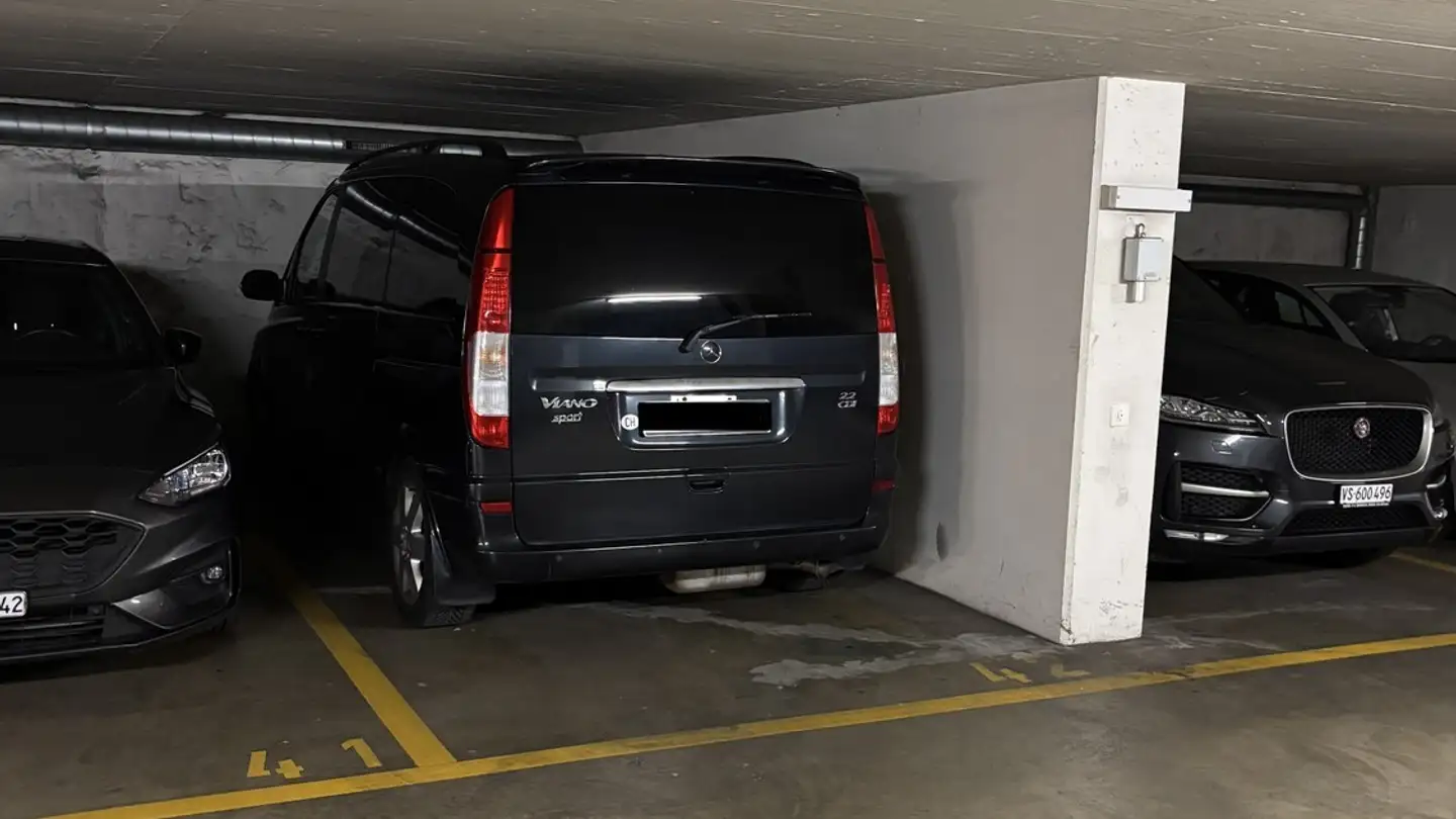 Outdoor parking space for rent - Avenue De La Poste 16, 1020 Renens VD